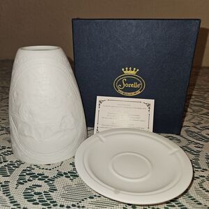 Sorelle Fine Porcelain Votive Tea Light Candle Holder with a Christmas Scene